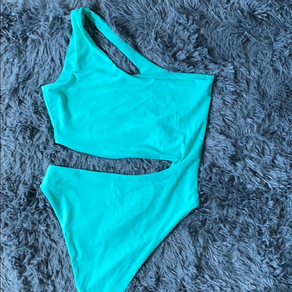 One piece swimsuit